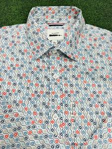 เสื้อเชิ้ตผู้ชายสำหรับธุรกิจและงานทางการ ฤดูร้อน ผ้าคุณภาพสูง ย้อมเส้นด้าย ระบายอากาศ แห้งเร็ว ไม่หดตัว รับผลิตแบบ OEM ODM ปรับแต่งได้ - Product Image 3