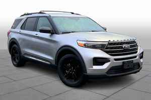 Ford Explorer XLT RWD 2022 d'occasion - faible kilométrage - Product Image 3
