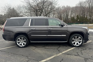 CADILLAC ESCALADE ESV LUXURY 4X4 2017 USADO, VOLANTE A LA IZQUIERDA/DERECHA - Product Image 3