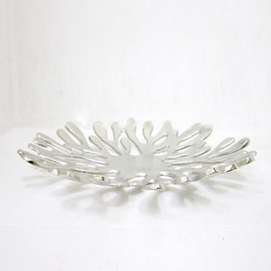 Plats et assiettes de four classiques Bol de couleur argent Aluminium Métal Servant des collations parfaites pour la table à manger Bol de restaurant - Product Image 1