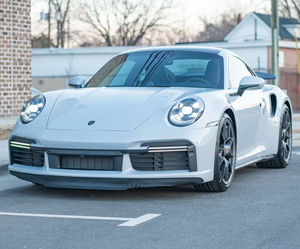 วัสดุตกแต่งภายในสไตล์เฮอริเทจของรถปอร์เช่ 911 เทอร์โบ รุ่นปี 2025 ที่เคลื่อนไหวไปมาอย่างรวดเร็ว - Product Image 1