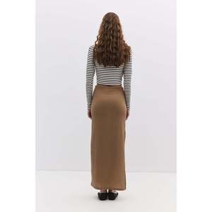 Jupe en satin décontractée avec coton texturé, élasthanne et dentelle, taille naturelle, longueur maxi, idéale pour les fêtes, été - Product Image 6