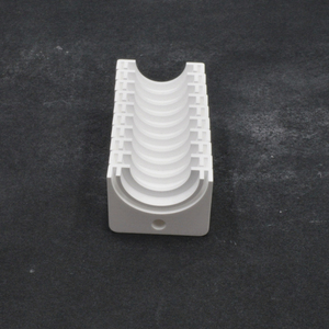 Bloc de support de montage en céramique de nitrure de bore usiné avec précision, avec rainure - Product Image 2