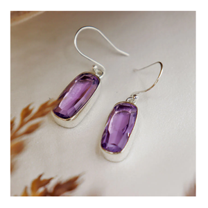 Pendiente de piedras preciosas de amatista con corte Baguette, ajuste de bisel de plata de ley 925, regalo de fiesta de boda Chapado en plata a la moda - Product Image 4