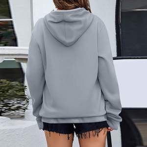 Sweat à capuche oversize pour femme en molleton 100% coton respirant, écologique, doux et chaud - Product Image 3