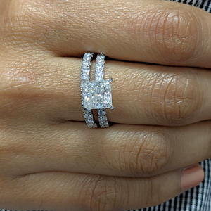 Anillo de Compromiso y Boda de Lujo Lurba Jewels, Oro Blanco Sólido de 14K, Moissanita de Corte Princesa de 1.50 CT, Engaste de Garras - Product Image 1