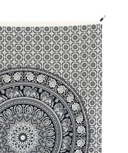 Nouveau tapis de plage en coton imprimé floral Boho en gros noir blanc Mandala mélange d'impressions motif tissé comprimé extérieur usage domestique - Product Image 4