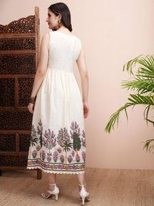 Robe mi-longue ajustée et évasée à imprimé floral de fabrication indienne pour les fêtes de jardin et les événements d'été pour l'approvisionnement mondial - Product Image 6