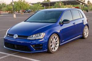 Volkswagen Golf R Turbo 2017 Usado, 4 Cilindros, Color Azul Lapiz Metalizado, de Propietario en Arizona, con Varias Modificaciones - Product Image 2
