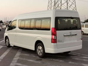 Toyota HiAce GL Usada, Autobús de 15 Plazas con Techo Alto, Modelo 2020/2024, Transmisión Manual, 100% en Perfecto Estado, Sin Accidentes - Product Image 4