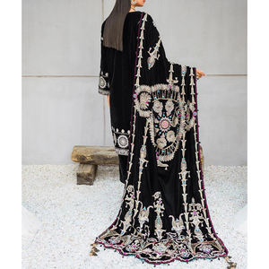 Increíble vestido de terciopelo al por mayor de lujo de color sólido elegante bordado de talla grande vestido de terciopelo suave ropa cultural nupcial a la venta - Product Image 5