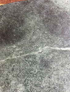 Elegante bandeja ovalada Diseño de uva dorada Elegante decoración para bodas y hogares Hecho de mármol de granito y cobre con asa - Product Image 6