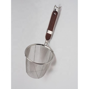 Panier à friture pour pâtes, passoire à mailles fines, accessoires de cuisine de qualité, passoire à nouilles à poignée en bois L-0036 Diana - Product Image 3