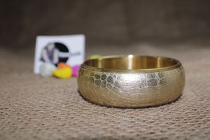 กำไลข้อมือทองเหลืองสำหรับผู้หญิงกำไลข้อมือแฟชั่น rexine ดีไซน์รูปงูทองแบบดั้งเดิม - Product Image 4