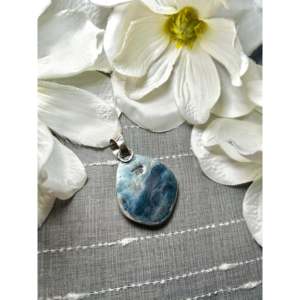 Pendentif en argent sterling fabriqué par les Navajo avec incrustation de turquoise égyptienne sertie dans un cadre - Product Image 5