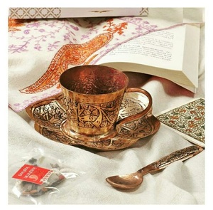 Juego de posavasos de metal elegante y atractivo con acabado elegante hecho a mano para mesas de comedor, mesas de Centro y escritorios de oficina - Product Image 1