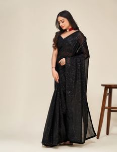 Trabajo de bordado de secuencia de 3MM de diseño elegante en Sari de boda Georgette de doble carrera de proveedor indio - Product Image 6