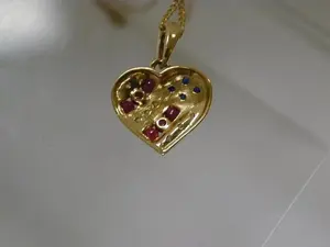 Pendentif fantaisie cœur pour femme en argent 925 avec diamant Moissanite taille ronde et rubis rose - Product Image 2