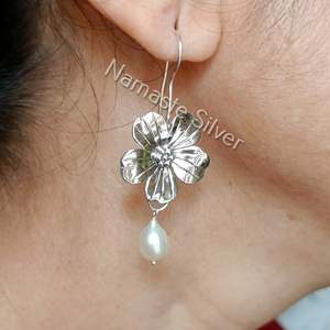Pendientes Colgantes de Plata con Perlas de Agua Dulce Hechas a Mano, Material de Oro de 18K, Joyería Elegante con Perlas - Product Image 5