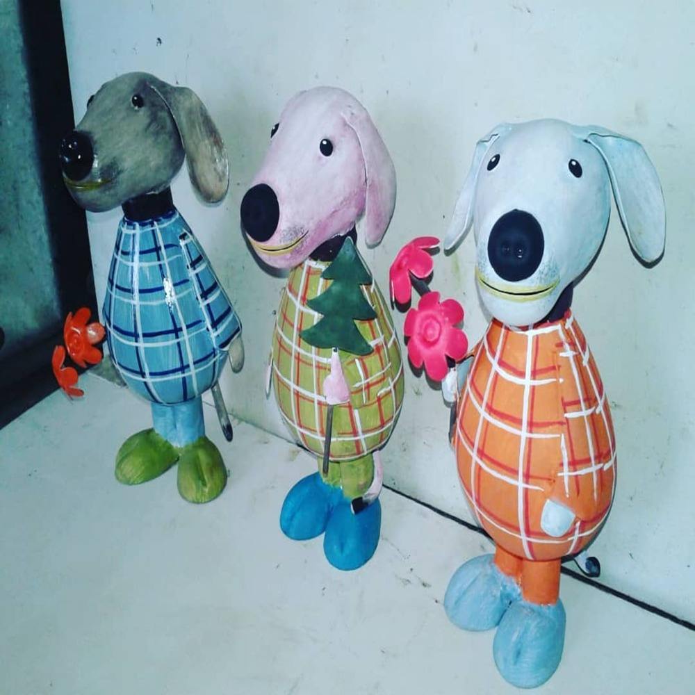 สีดำสีกากี