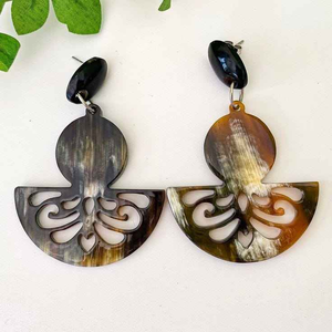 Meilleur prix Boucles d'oreilles en corne de buffle écologiques avec perle Design de manchette tendance pour les mariages des femmes - Product Image 4