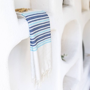 ผ้าขนหนูชายหาดตุรกี ผ้าลินินผสมฝ้าย ลายทางสีน้ำเงิน ขนาด 33x66 นิ้ว - Product Image 6