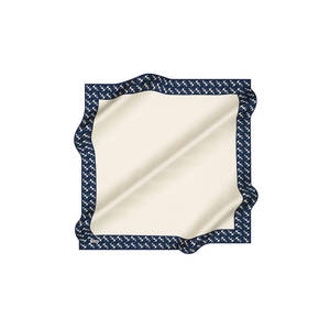 Écharpe carrée en soie à motifs floraux Off-White avec bordure en soie - Product Image 1