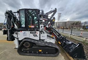 รถตักล้อยางมือสอง Hidromek HMK 62T ปี 2025 ยี่ห้อ JCB ขนาดเล็ก รับน้ำหนัก 2-5 ตัน ขับเคลื่อนด้วยสายพาน 4 ล้อ พร้อมมอเตอร์ Kubota - Product Image 2