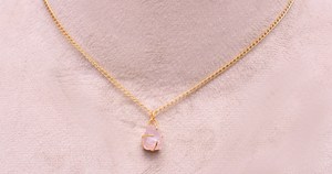 Collar de cuarzo rosa crudo, colgante de cuarzo rosa, collar de cuarzo crudo, joyería de cristal crudo, cuarzo rosa natural, piedra preciosa rosa - Product Image 2