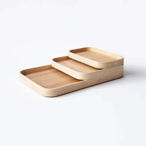 Plateau de service en bois de luxe au design artistique moderne, idéal pour être présenté sur comptoirs et tables à manger - Product Image 2