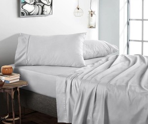 Juego de Sábanas de Cama Queen Blancas de 400 Hilos con Acabado Suave y Liso de Diseñador (4 Piezas) Disponible en Tamaños Personalizados desde India - Product Image 3