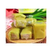 100% bonbons mous à la noix de coco naturelle-bonbons en forme de cube de coco avec différentes saveurs comme la feuille de pandan, l'arachide, le durian