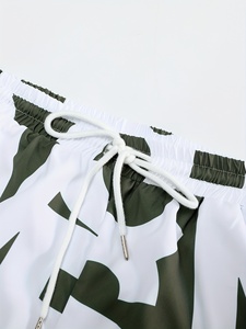 Ensemble chemise et short à imprimé graphique vert décontracté pour hommes pour la plage d'été Tendance Streetwear Tenue assortie pour hommes - Product Image 4