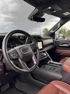 GMC Sierra 3500HD Denali Ultimate Crew Cab Dually PICKUP 2024, 6.6L V8 DIESEL, TRACTION ARRIÈRE AVEC 4X4 - Product Image 6