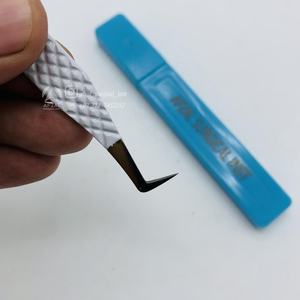 Pinzas de extensión de pestañas de acero inoxidable sostenibles japonesas profesionales 2025, puntas de fibra Nano de agarre de diamante de Color blanco - Product Image 1