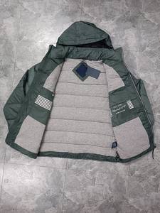 Fabricant de haute qualité court imperméable grande taille écologique coupe-vent à capuche réversible bouffant rempli veste d'hiver pour hommes - Product Image 2