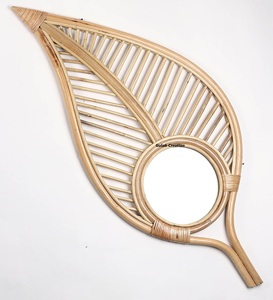 Espejos de pared decorativos de bambú de fibra natural Beige con forma de hoja moderna Material de ratán - Product Image 1