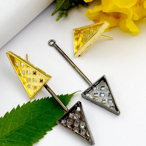 Hip Hop lujo pirámide Faraón Stud pendientes chapado en oro latón Metal para fiesta precio al por mayor razonable - Product Image 1