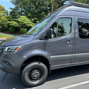 Sprinter 2500 4x4 2022, 1 Dueño, Turbodiésel V6, 4WD, Equipamiento de Alta Gama, Conversión a Camper - Product Image 1