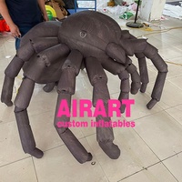 Modèle d'araignée gonflable coloré, araignée gonflable rayée bleue et jaune personnalisée pour Halloween, décoration de toit de maison hantée