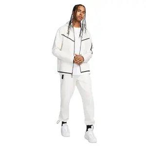 2024 White Sports Wear Slim Fit Premium Winter Neues Design Mode Custom Sports Herren Trainings anzüge