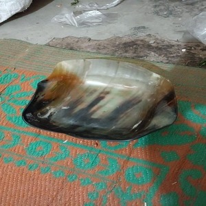 Bandeja de servicio de cuerno de búfalo natural sostenible Diseño único Art Deco con mango de cuenco de cuerno pulido brillante para obsequios de frutas - Product Image 3