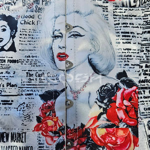 Corsé Sublimado Personalizado con Estampado de Periódico Vintage, con Varillas de Acero, con Diseño de Rosa Roja y Marilyn Monroe - Product Image 4