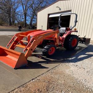 Tractores agrícolas de ruedas Kubota L3200D 4x4 bastante usados al mejor precio a la venta tractores en excelentes condiciones con entrega rápida - Product Image 3