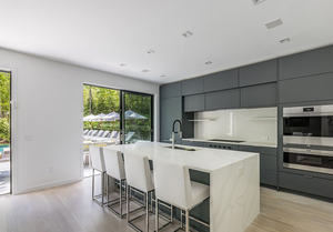 משטח עבודה למטבח לבן דמוי שיש מלאכותי בגודל ג'מבו 15 מ\\\"מ עמיד לעיצוב פנים - Product Image 2