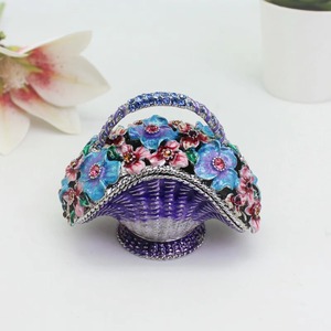 GRAN DESCUENTO; Estructura metálica resistente protege las flores delicadas mientras mantiene una ventilación adecuada para preservar la frescura - Product Image 1