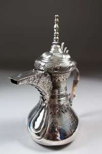 Stainless Steel Arabic Dallah Coffee <b>Silver</b> Colour Luxury Coffee Pot For Home Hotel Restaurants At Wholesale Rate - Product Image 4