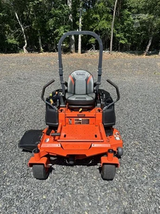 Cortadora de Césped de Giro Cero Kubota Z242 con Motor Kawasaki de 21.5 HP y Plataforma de Corte Fabricada de 48 Pulgadas en Venta - Product Image 5