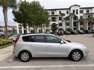 Hyundai Elantra Touring GLS d'occasion à bas prix, modèle 2010, à vendre - Product Image 5