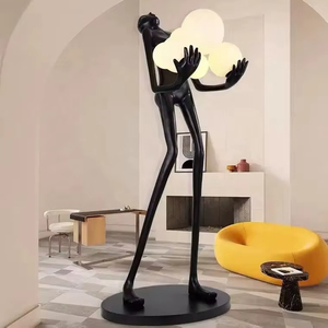 Lampe sur pied moderne en forme de sculpture humanoïde abstraite, en résine noire, avec plusieurs globes lumineux LED, statue décorative pour villa, hôtel, hall d'entrée - Product Image 1